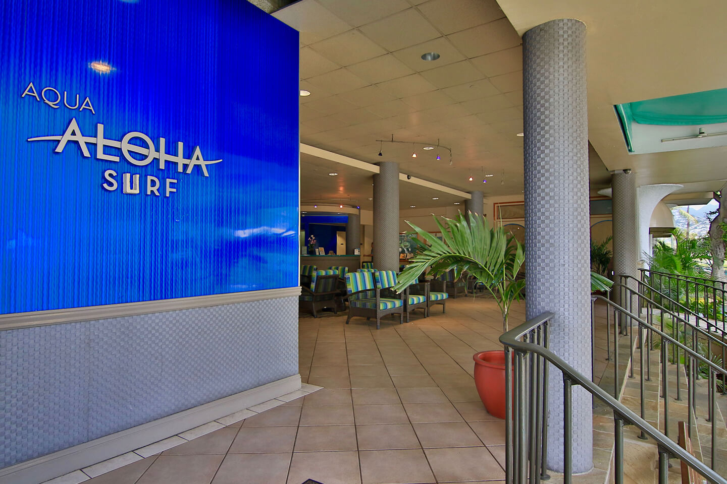 Aqua Aloha Surf entrance to lobby.