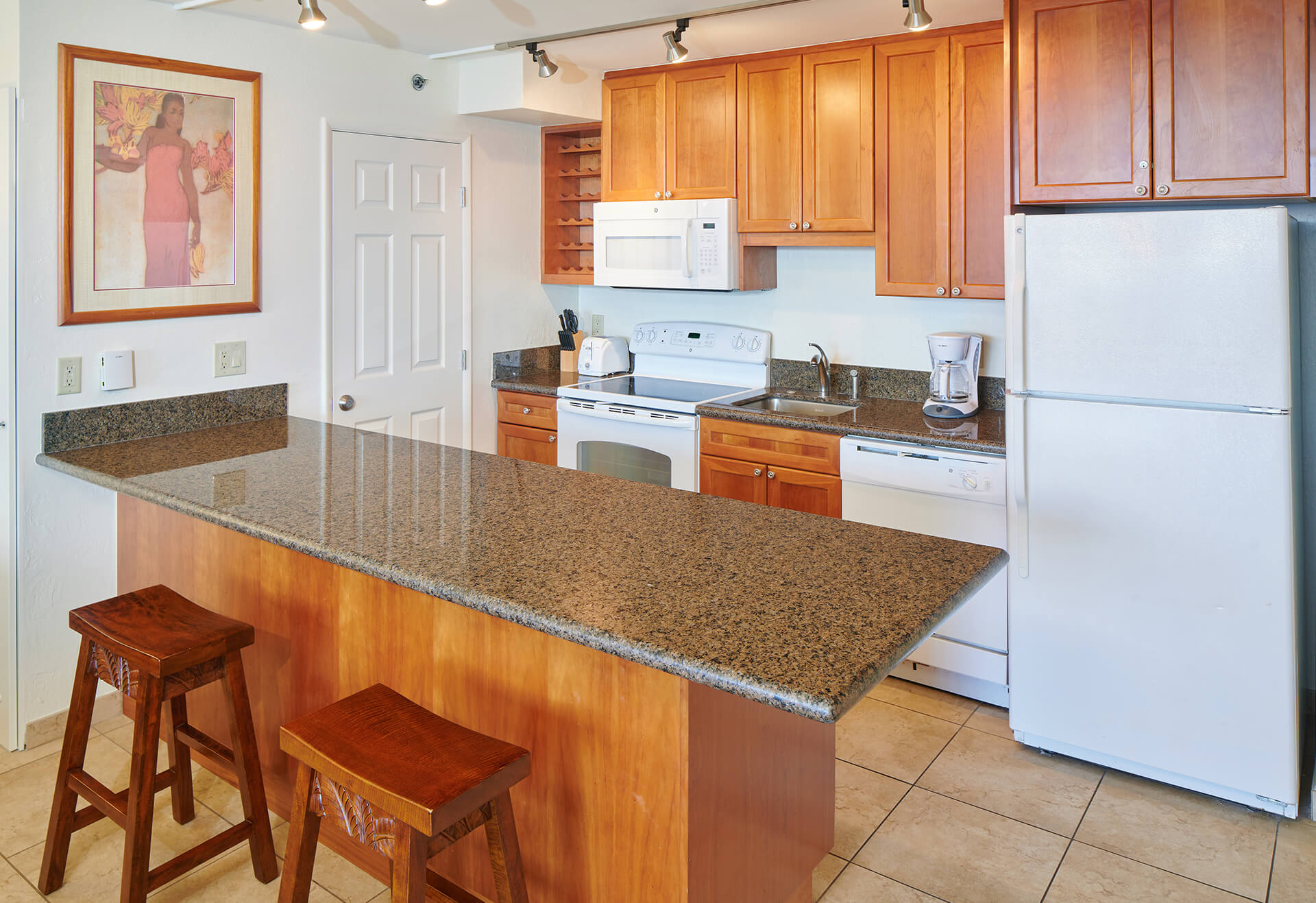 Dining area and full kitchen.