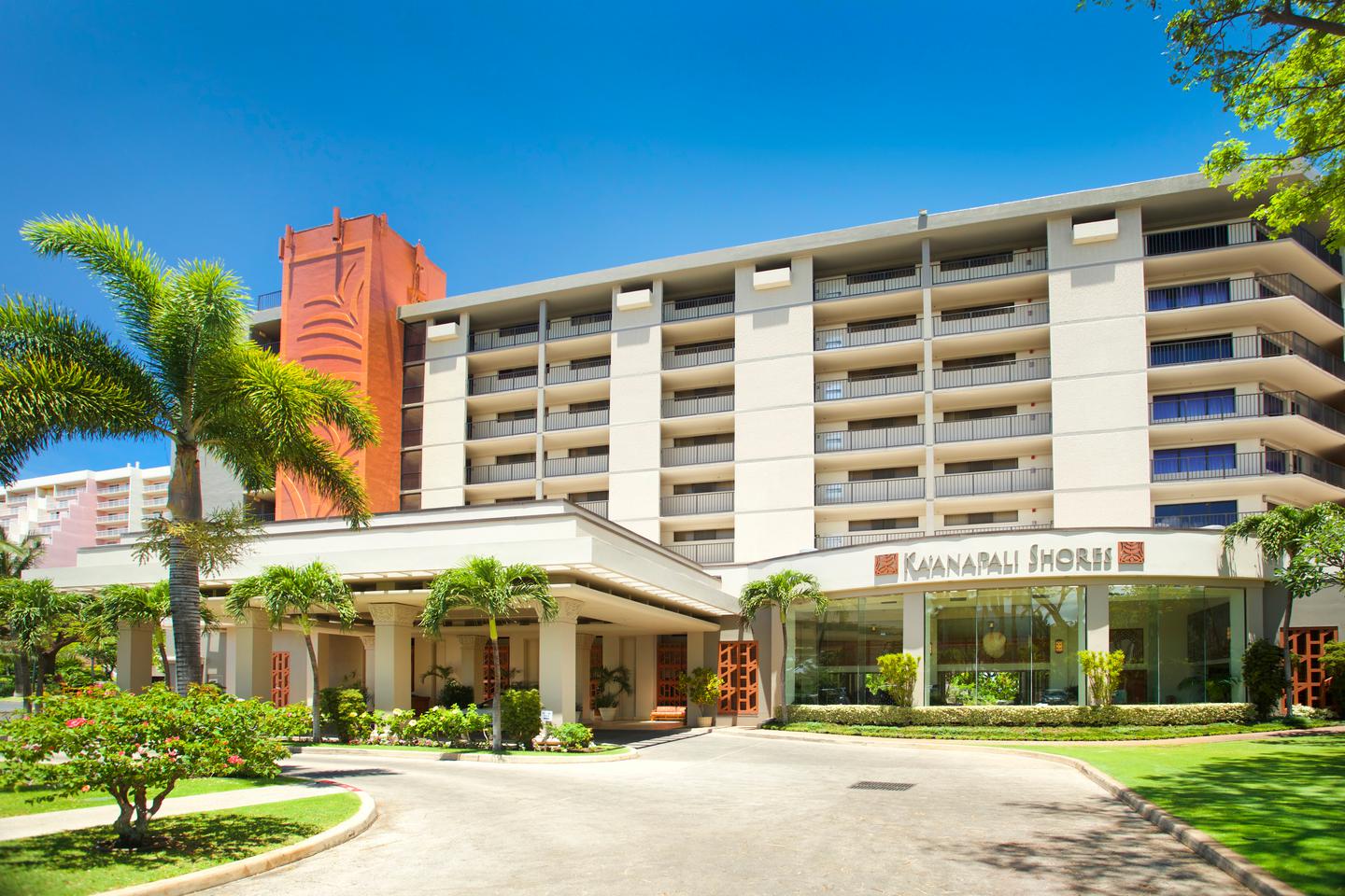 Resort entrance porte cochere