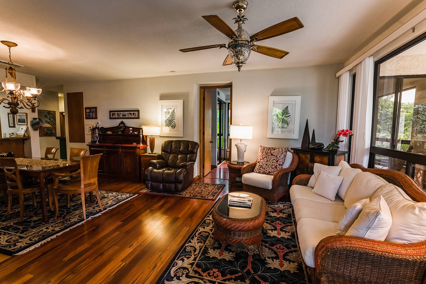 Suite living and dining area