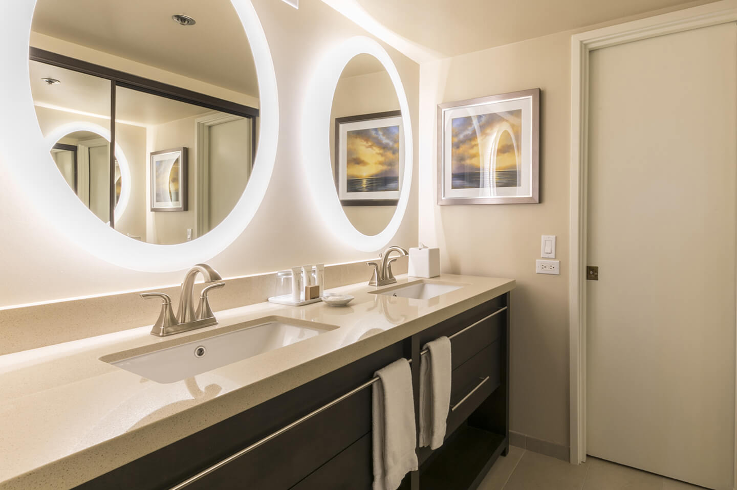 1-Bedroom Ocean View Bathroom