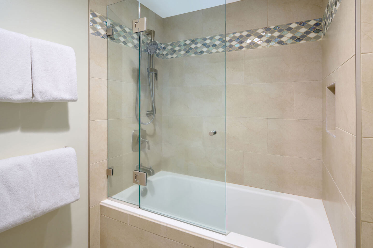 2-Bedroom Oceanfront Bathroom