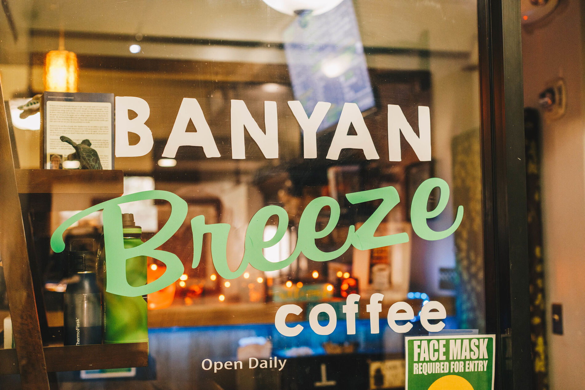 Banyan Breeze Coffee shop at the Aston Waikiki Banyan