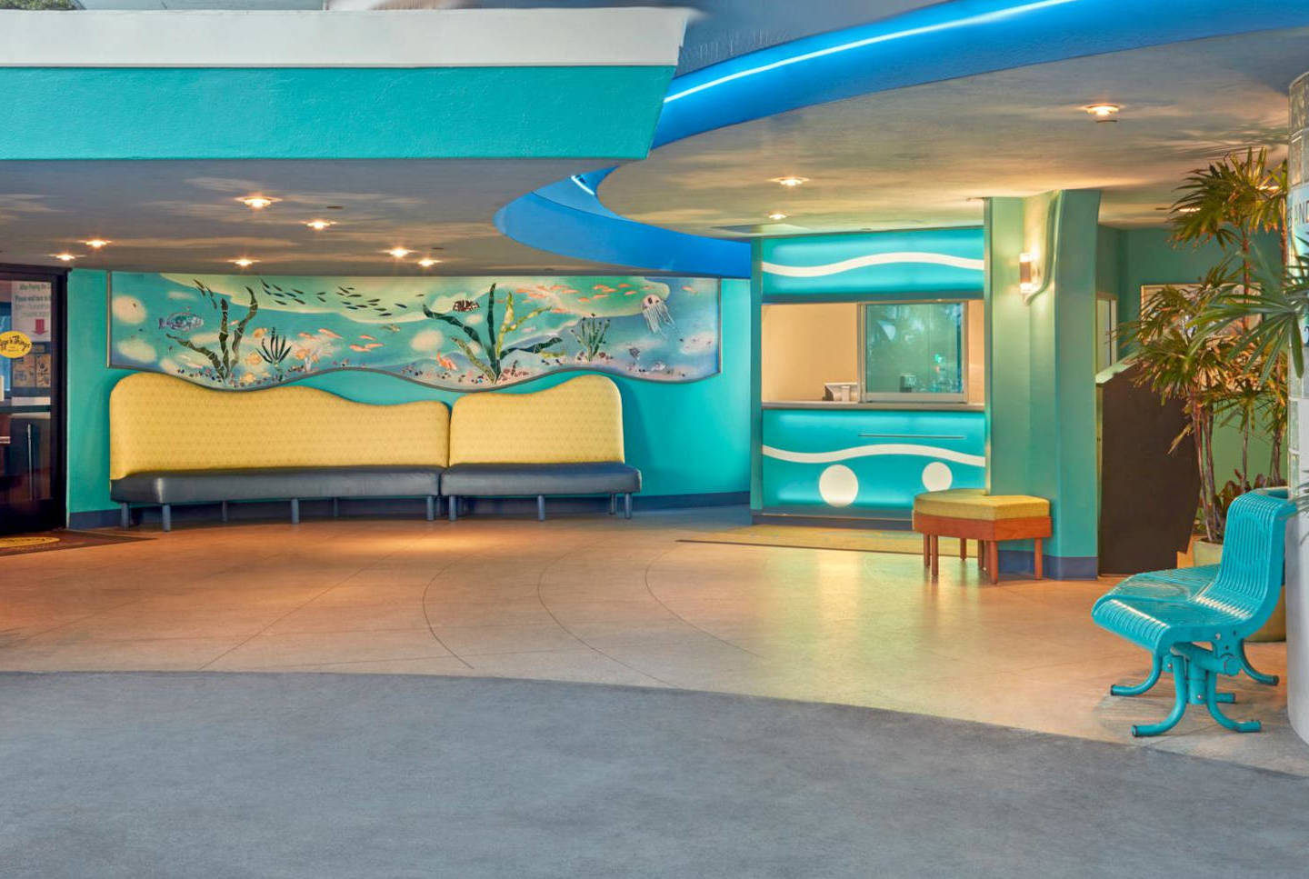 Lobby and front desk.