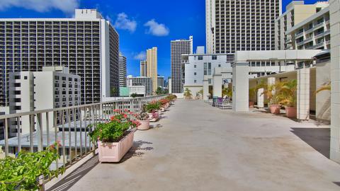 Rooftop Sun Deck