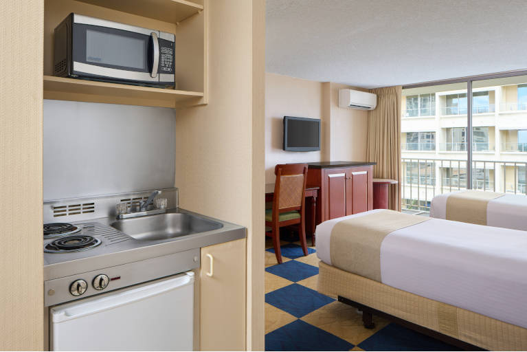 1-Bedroom Suite with Kitchenette 