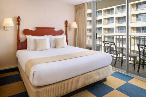 2-Bedroom 2-Bath Suite Guestroom with balcony