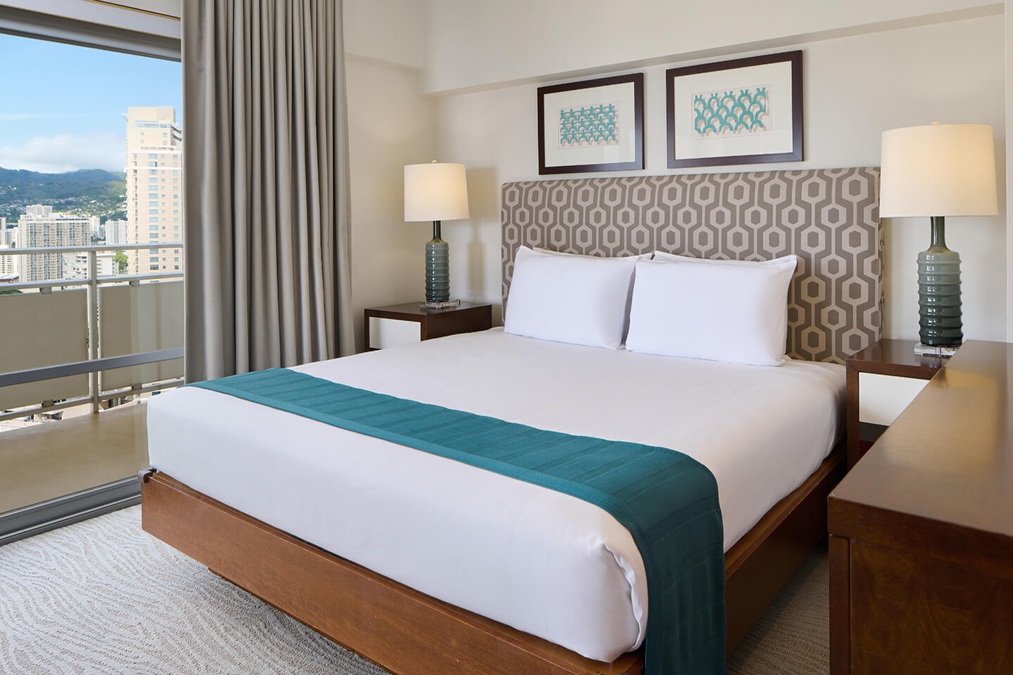 Luxury Two-Bedroom Ocean View Bedroom