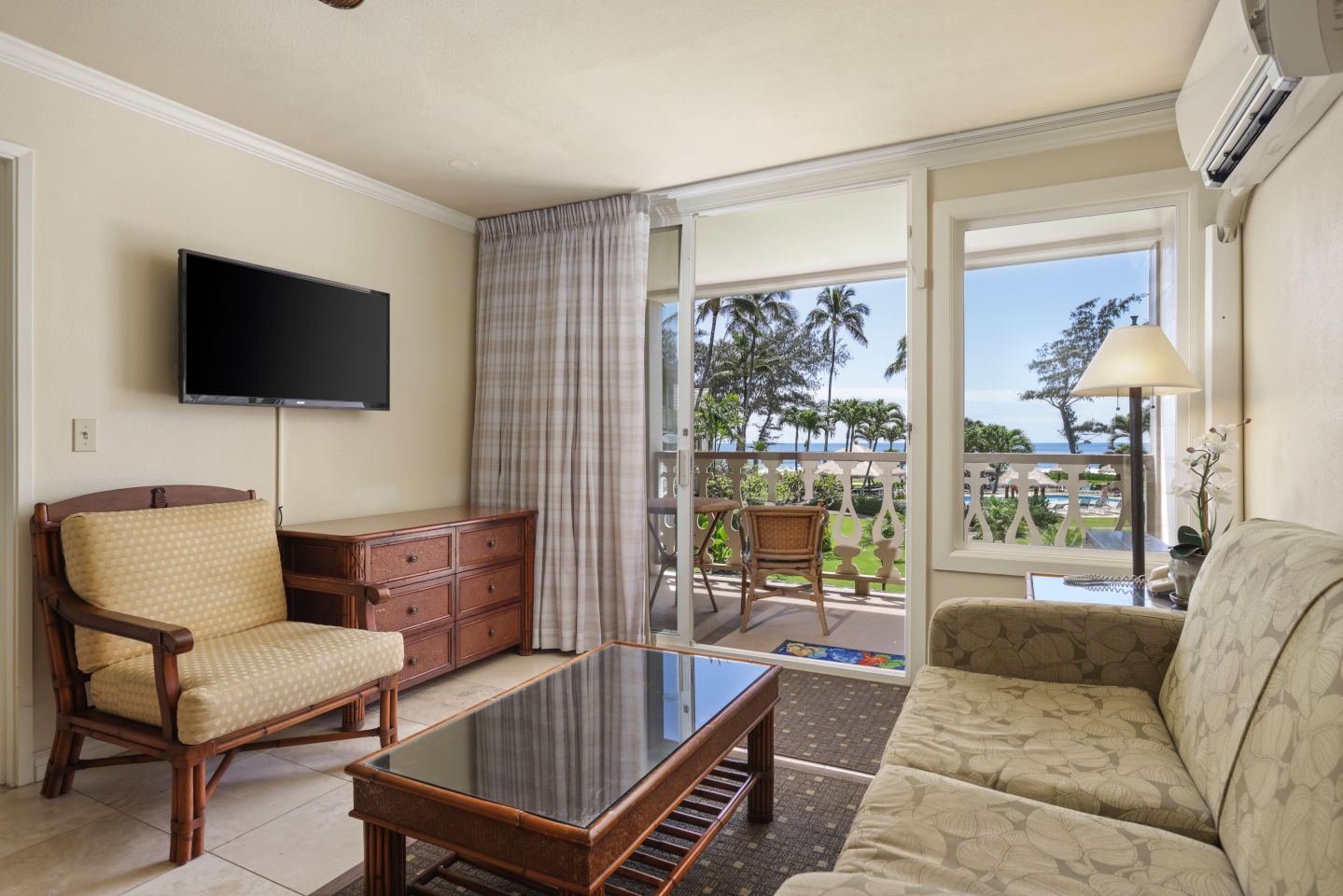 One-Bedroom Ocean Seating Area 