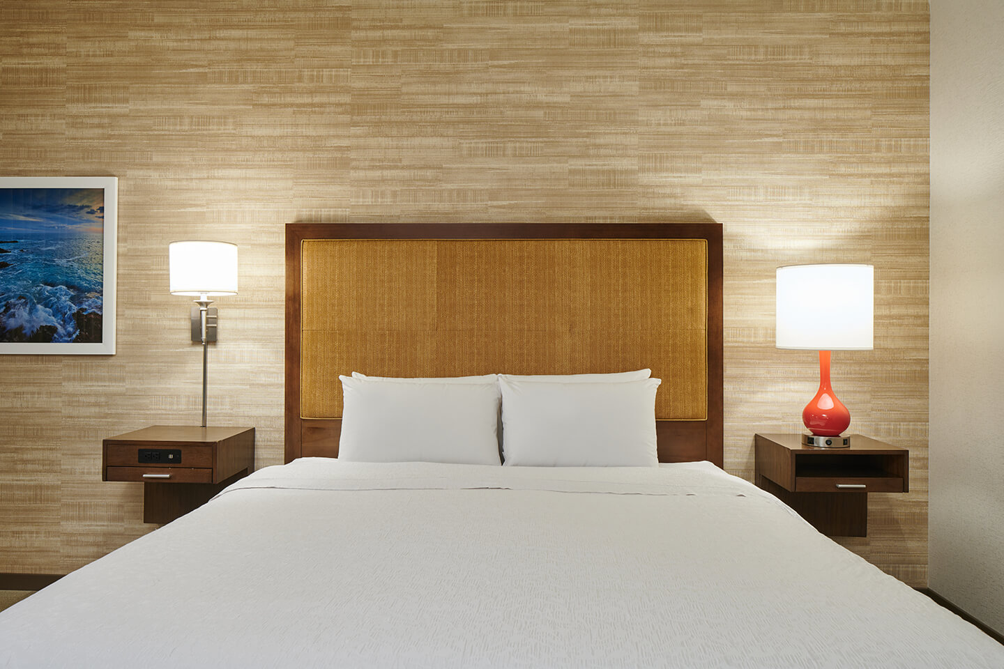 Bed, nightstands, lamps