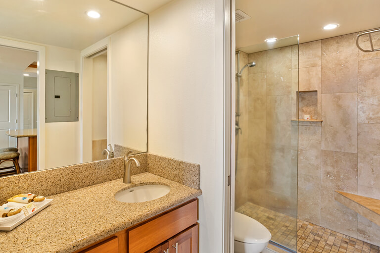 One-Bedroom Partial Ocean View Deluxe Bathroom