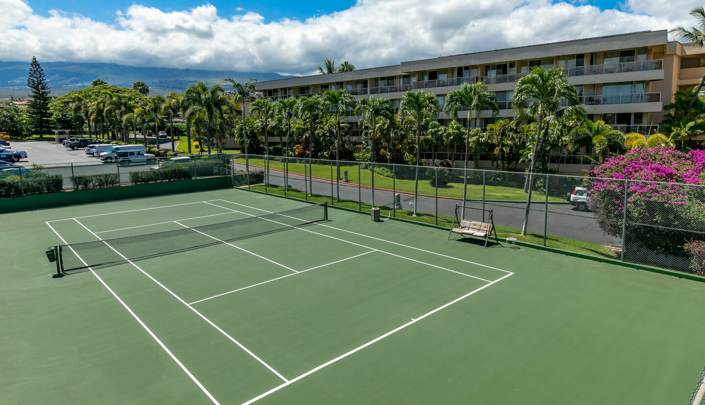 Overhead view of tennis court.