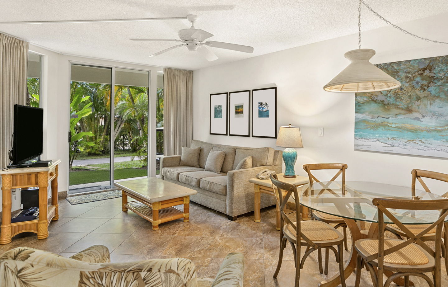 One-Bedroom Deluxe Suite Living Area
