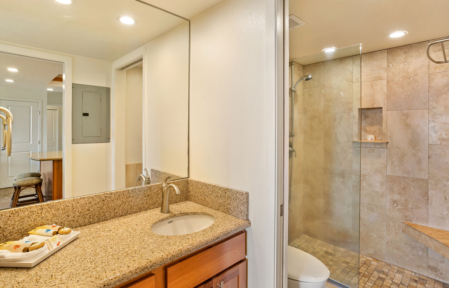One-Bedroom Deluxe Partial Ocean View Bathroom