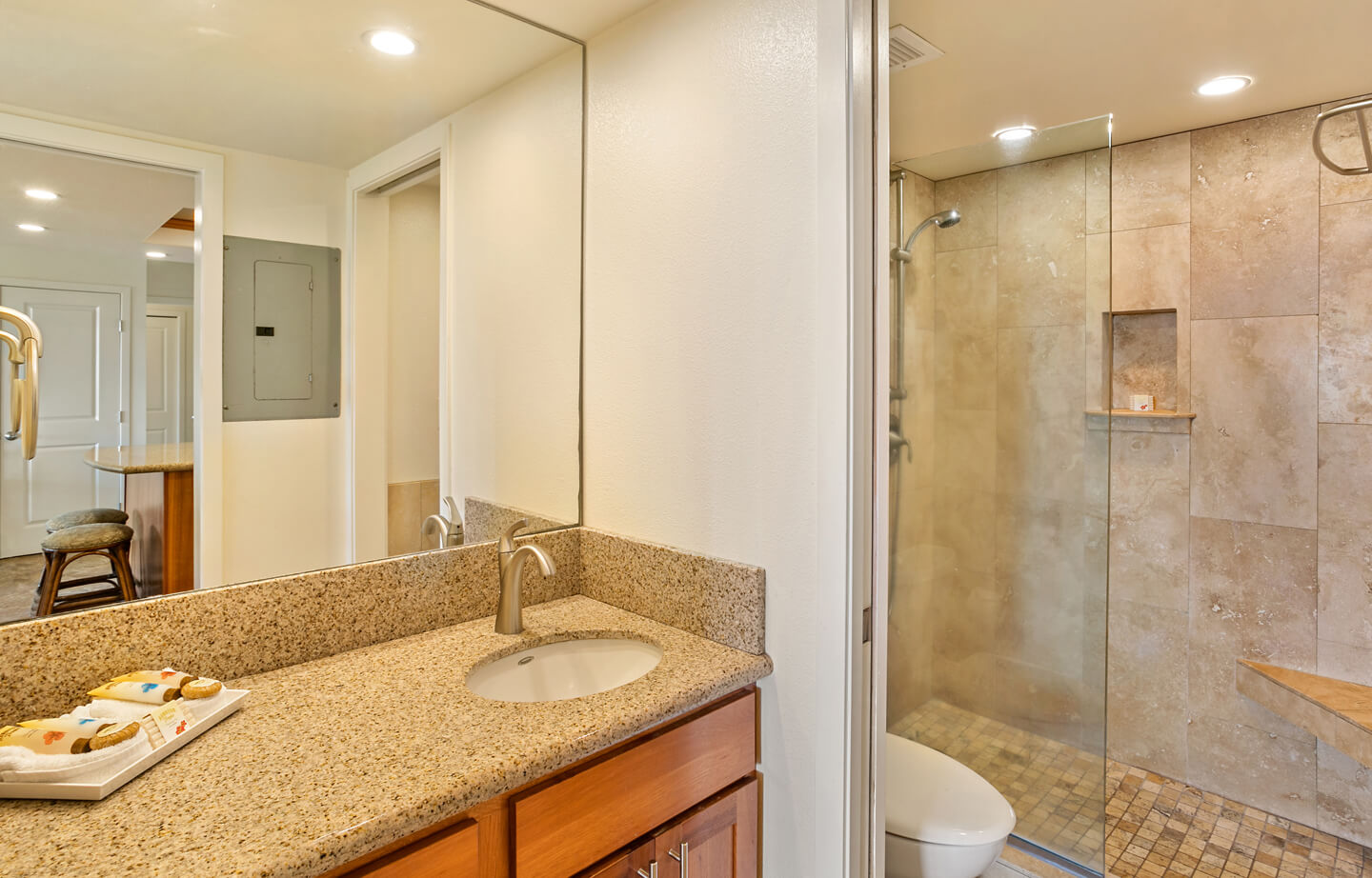 Two-Bedroom Deluxe Partial Ocean View Second Bathroom