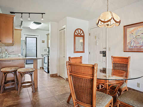 One-Bedroom Garden View Dining Area