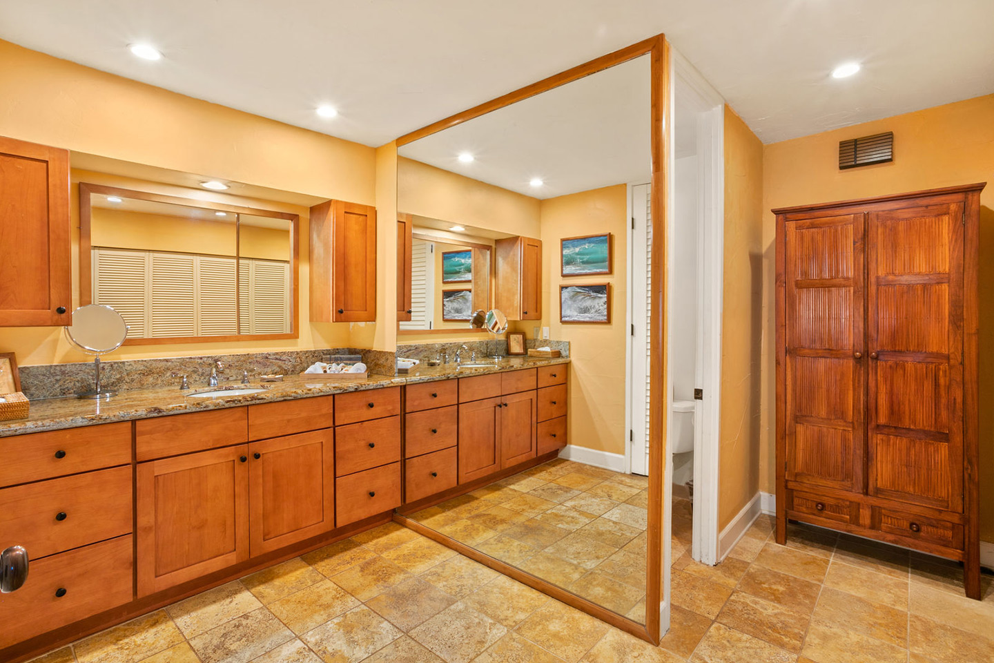 One Bedroom Oceanfront Premium Bathroom
