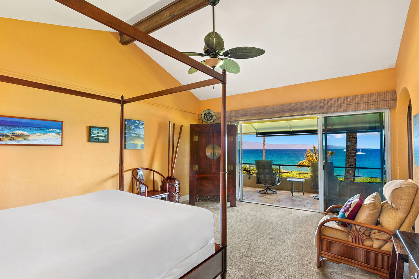 One Bedroom Oceanfront Premium Bedroom