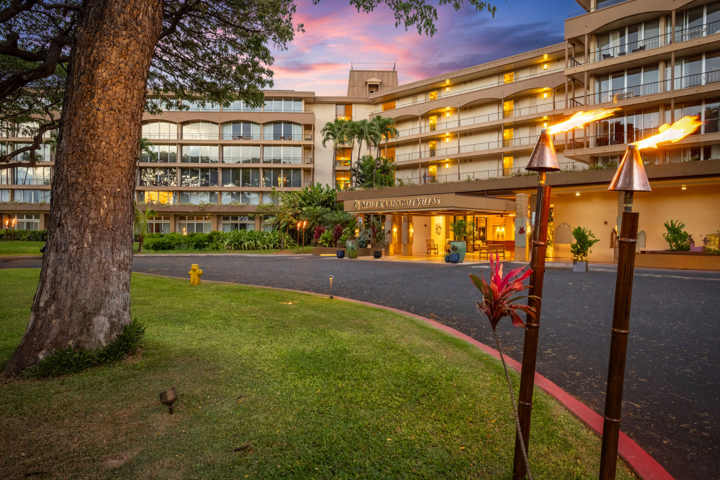 Resort entrance porte cochere