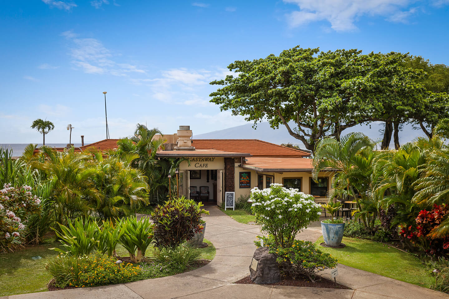 Castaway Restaurant entrance and pathway