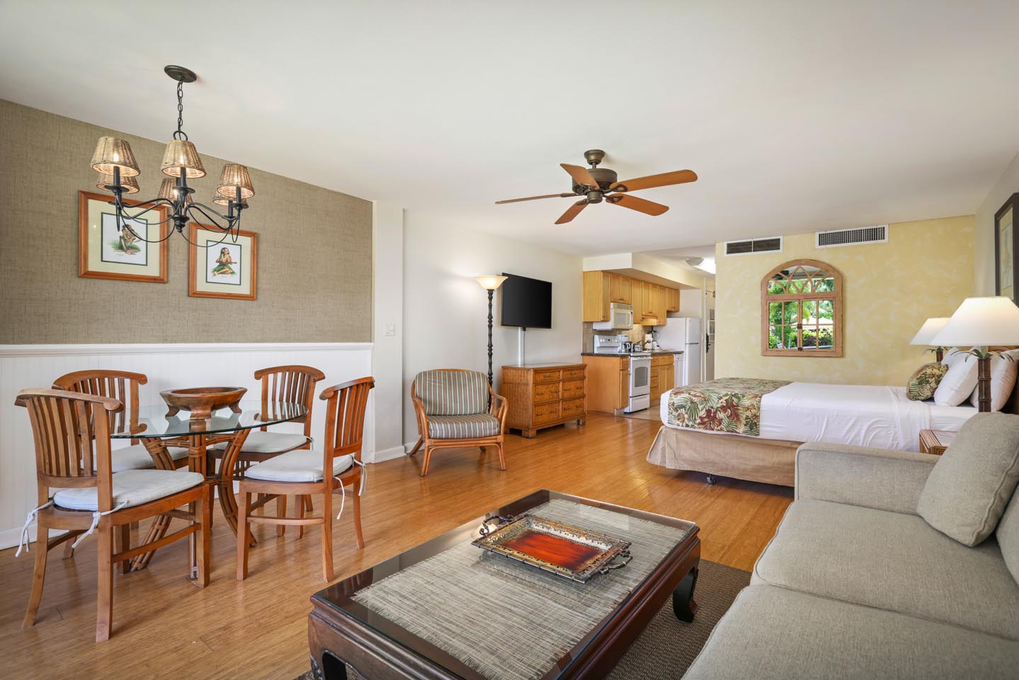 Studio Garden View Living and Dining Area at the Maui Kaanapali Villas
