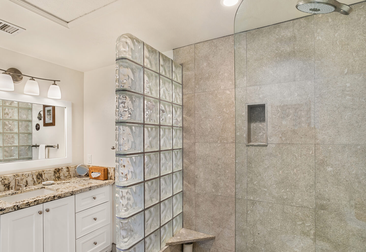 Two-Bedroom Suite Deluxe Bathroom