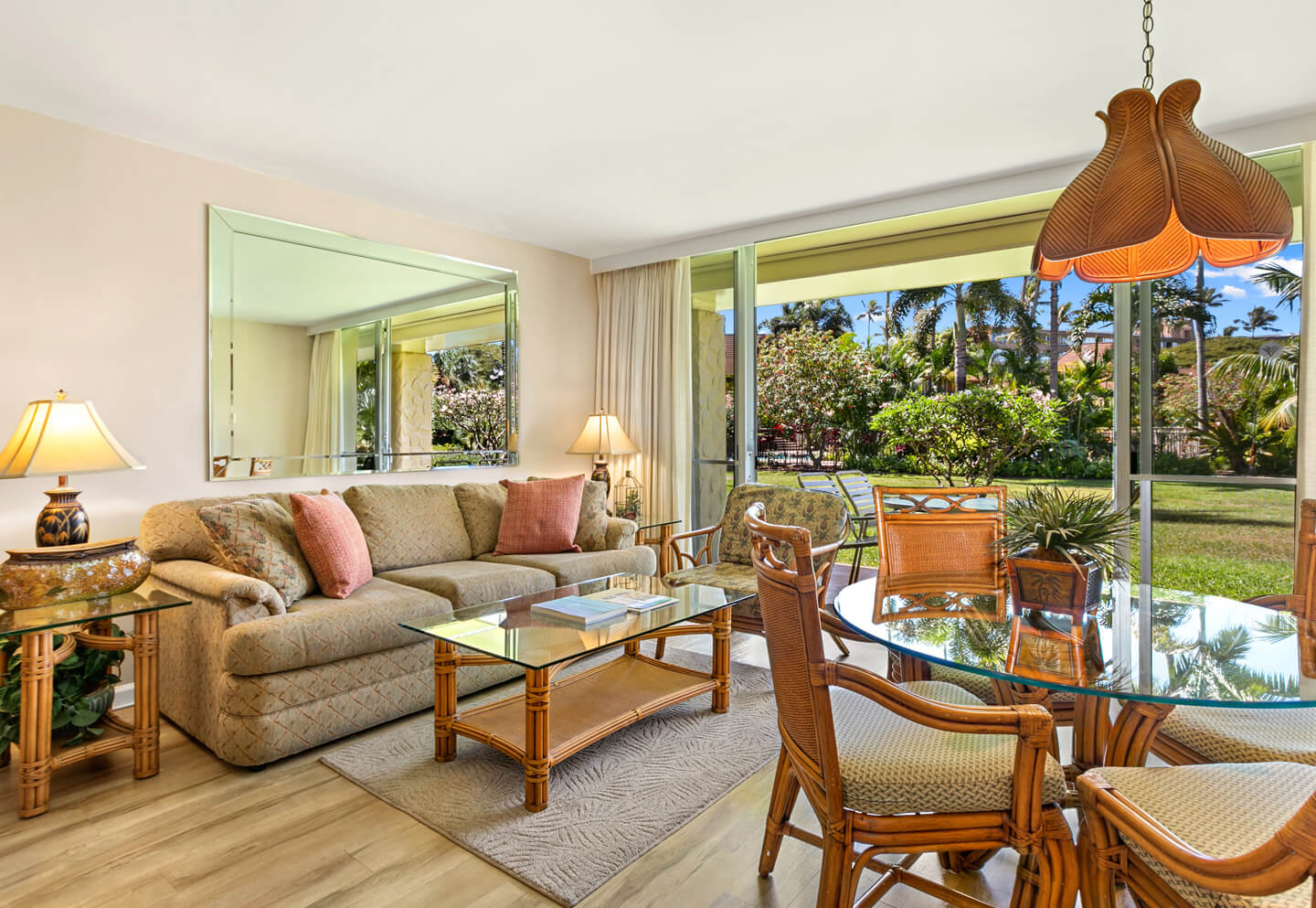Studio Garden View Premium Living Area