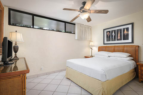 One-Bedroom Ocean View Bedroom 