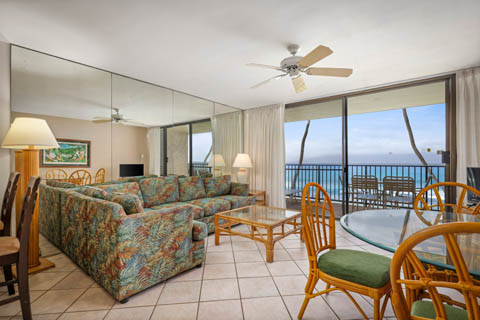 One-Bedroom Oceanfront Suite Living Area