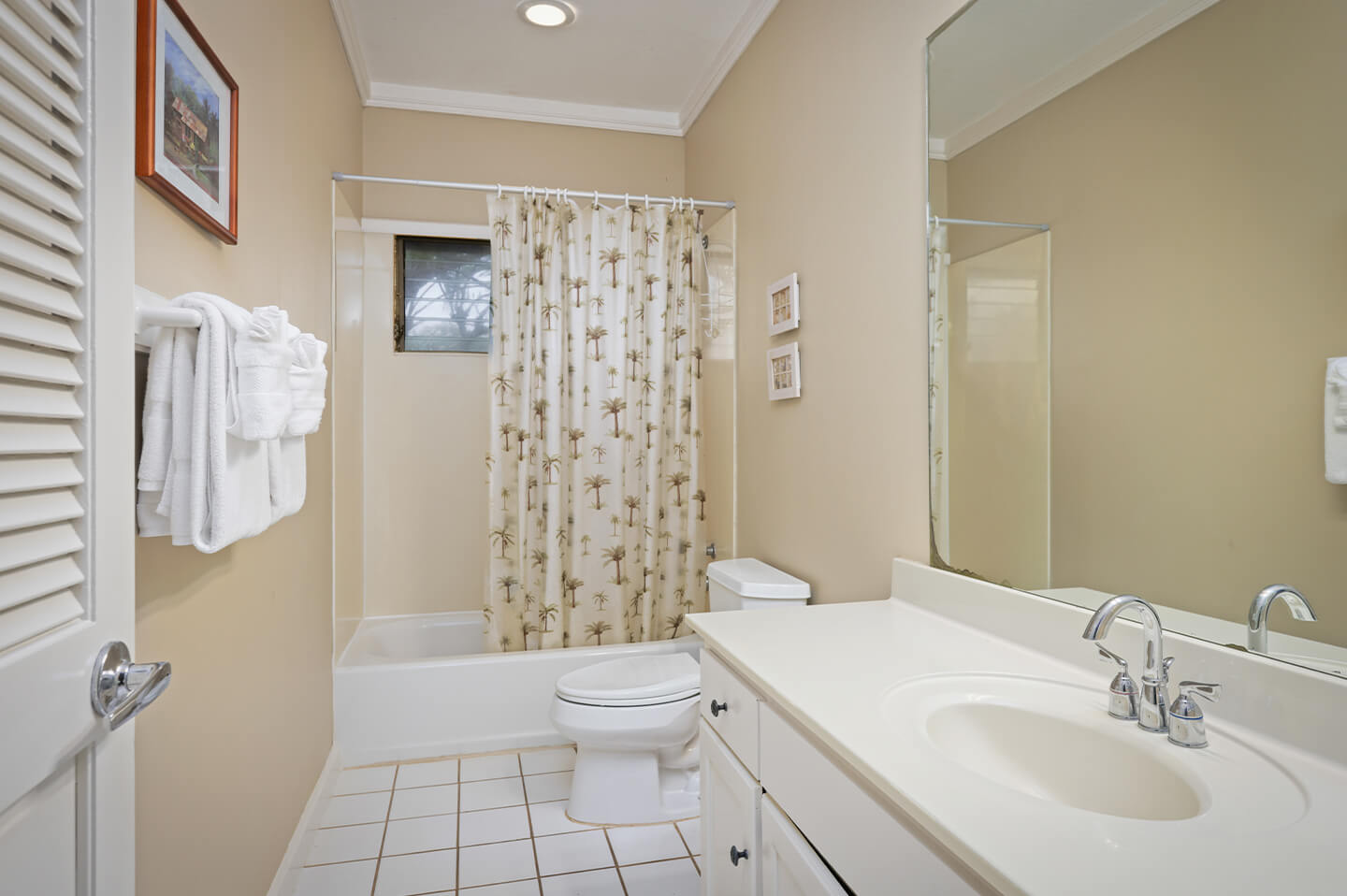 Btahroom with tub, shower, sink.