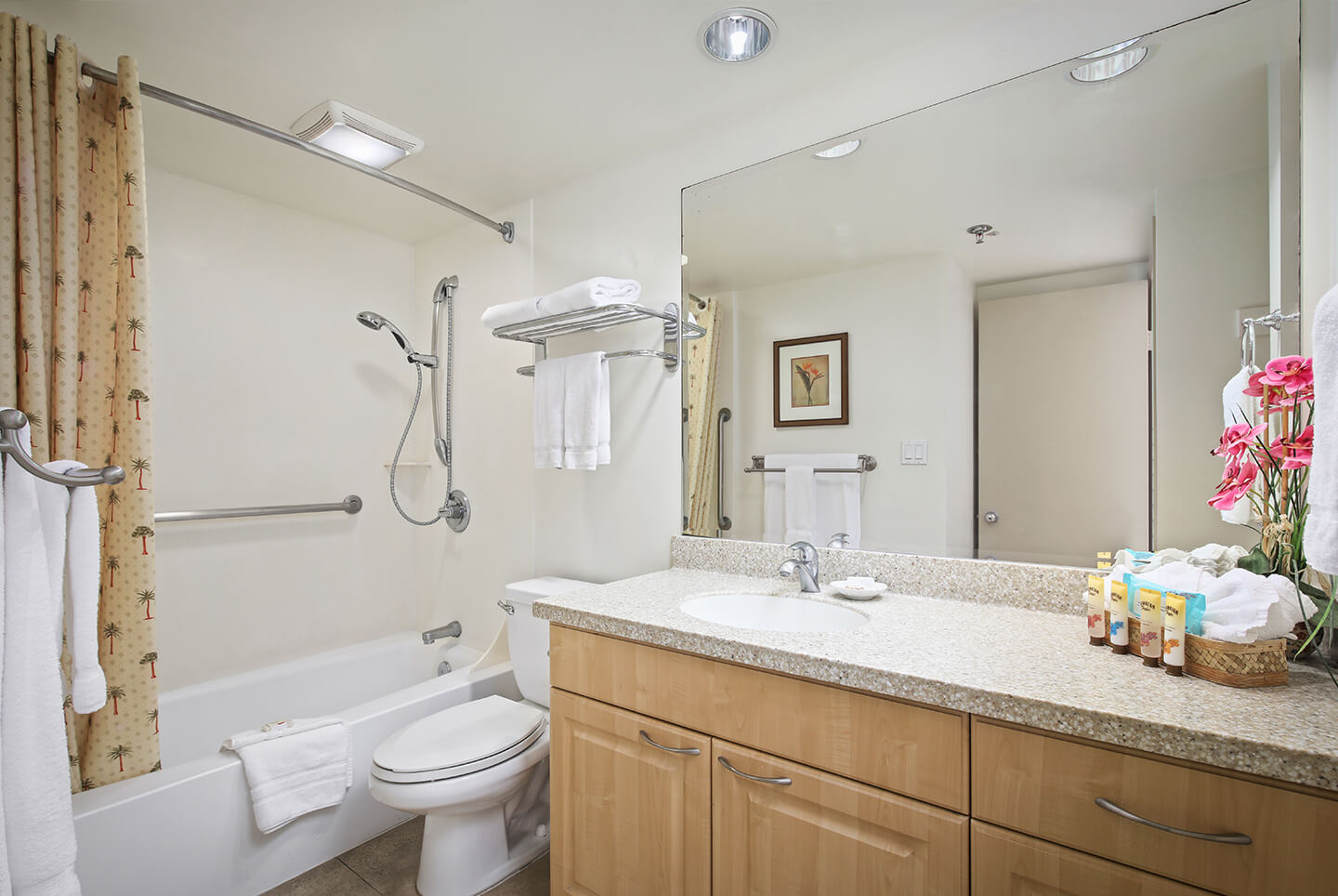 One-Bedroom Standard Suite Bathroom.