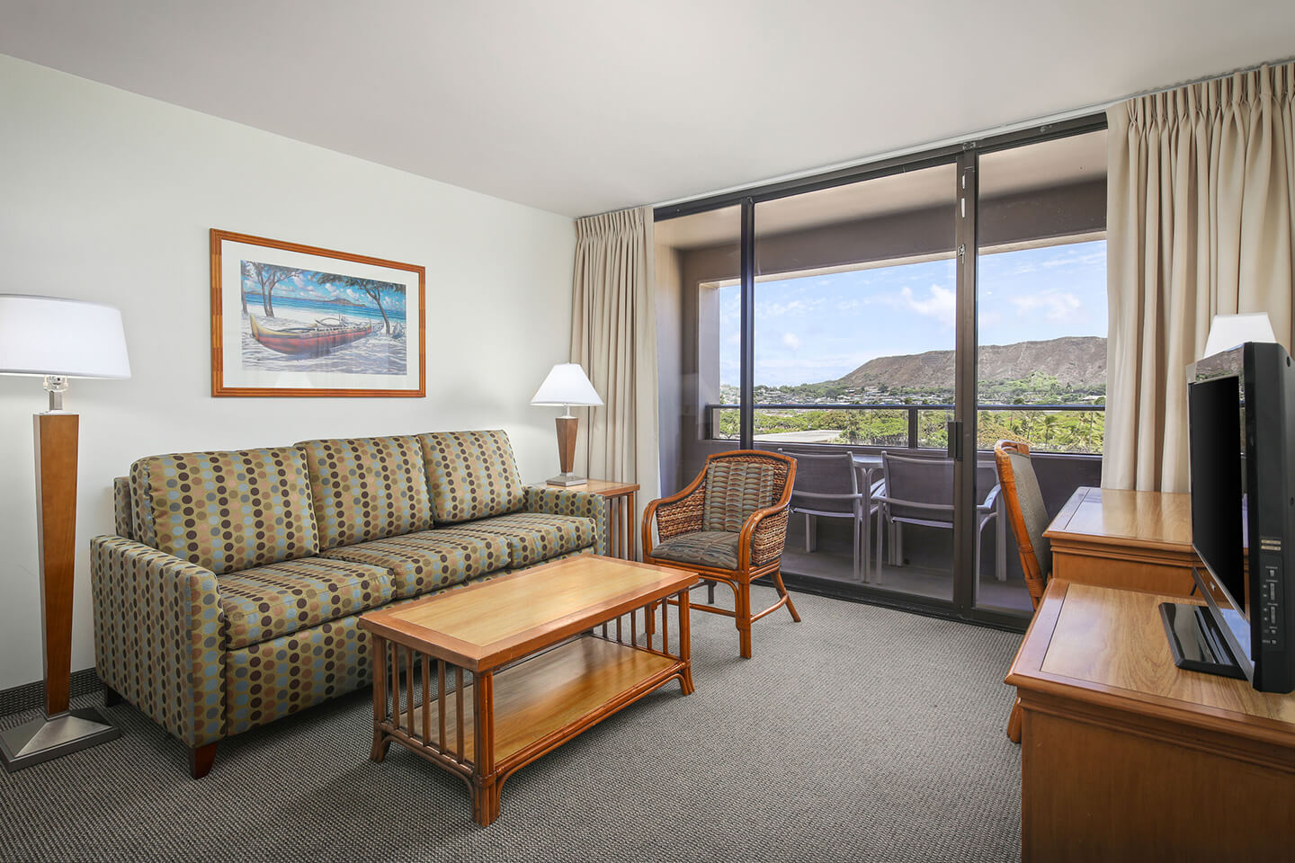 One-Bedroom Deluxe Ocean View Living Area