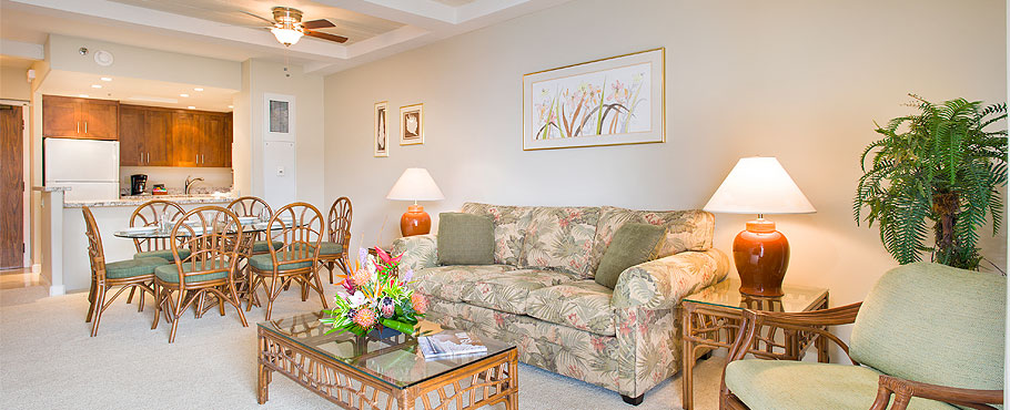 One-Bedroom Garden View Suite Living and Dining Area