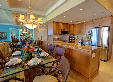 One-Bedroom Garden View Suite Kitchen and Dining Area