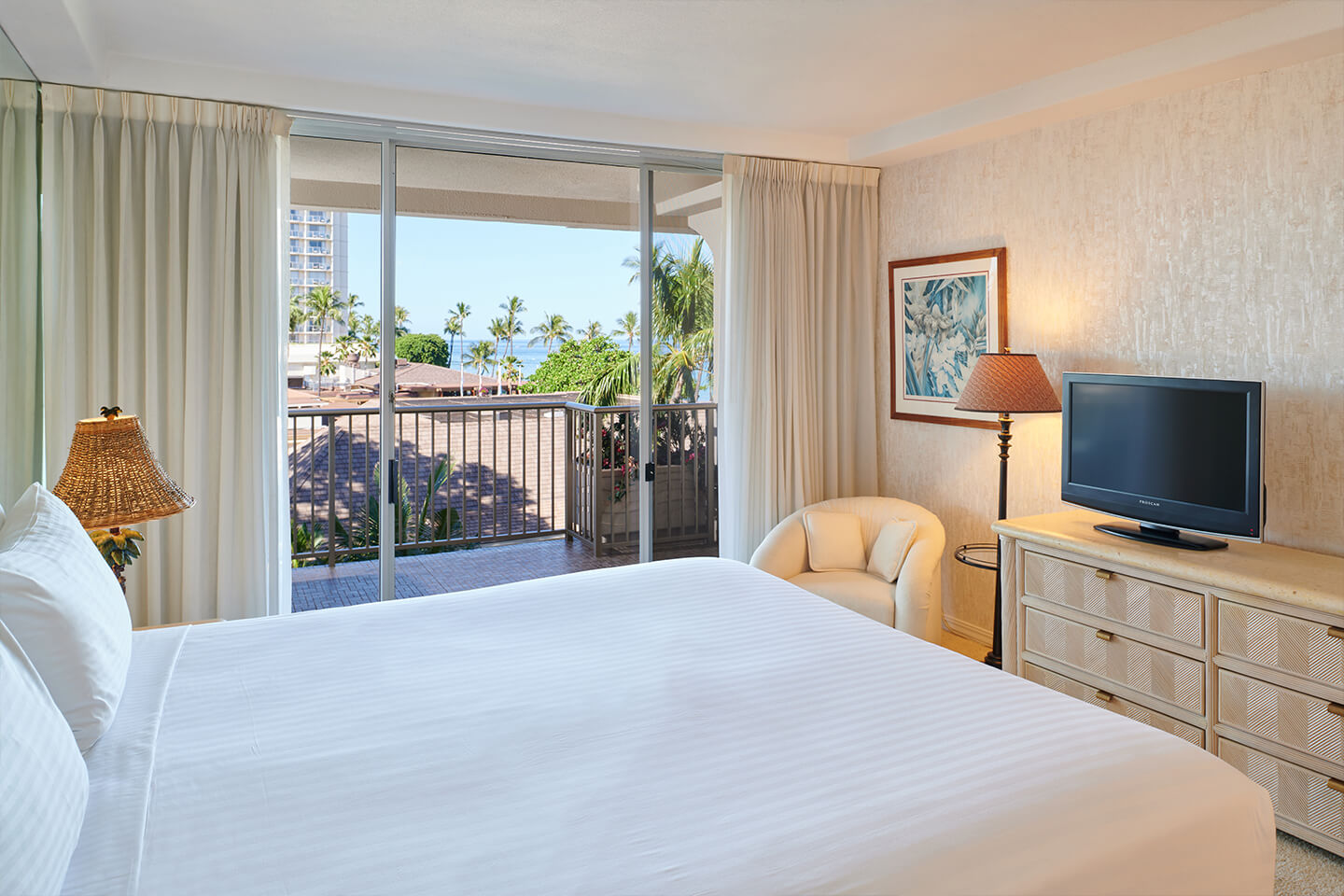 One-Bedroom Ocean View Suite Bedroom