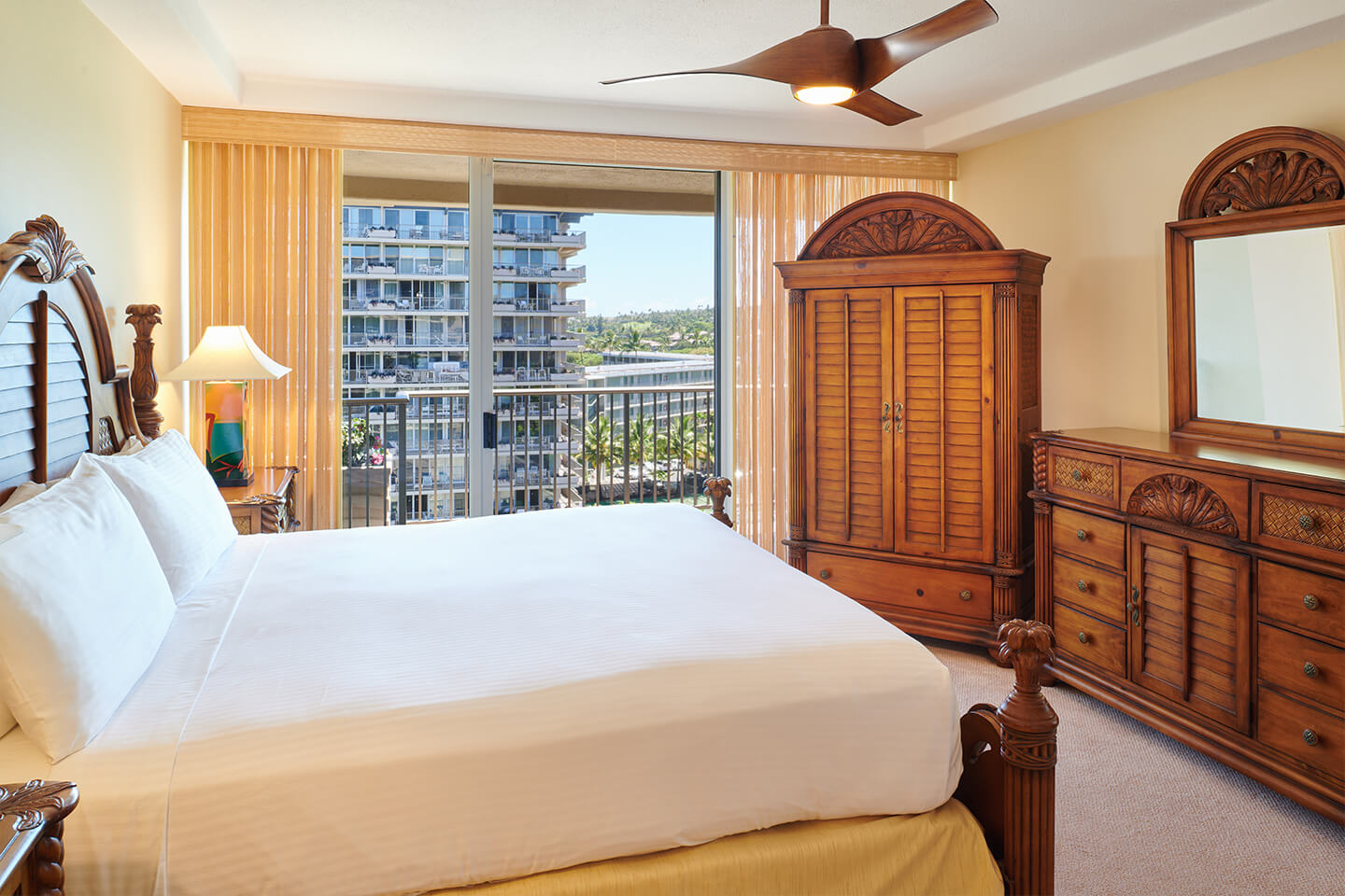 One-Bedroom Two-Bath Ocean View Premium Bedroom