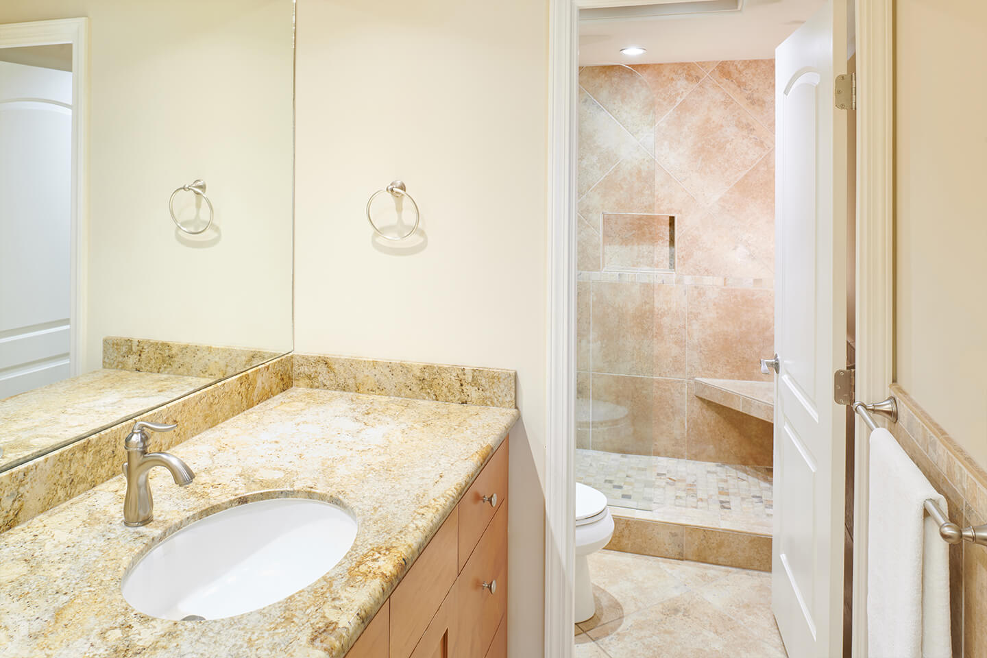 Studio Garden View Premium Bathroom